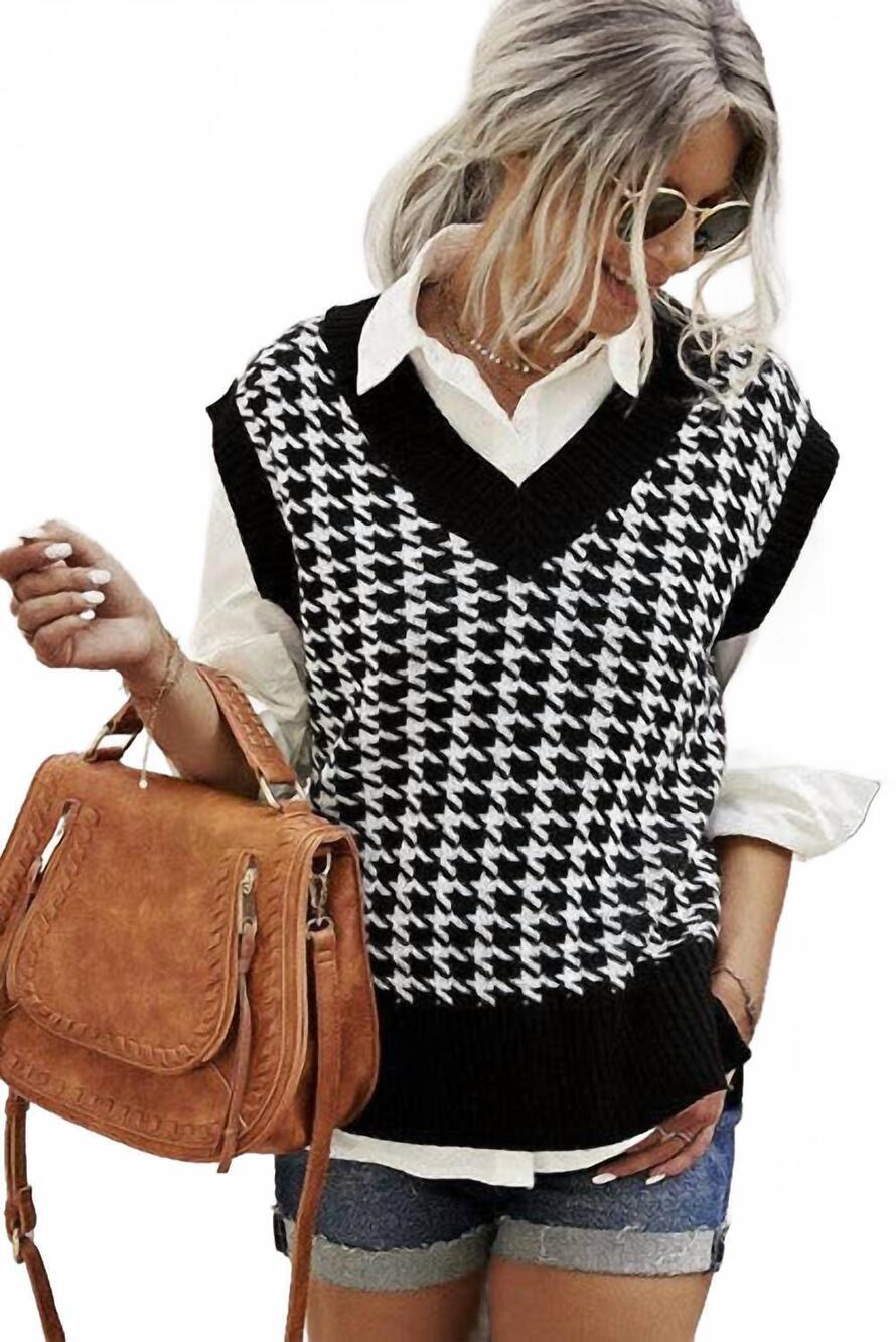 NEW ELINGS v-neck plaid vest in black/white